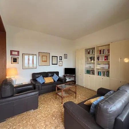 Casa Ellebi Fronte Con Posto Auto Gratuito