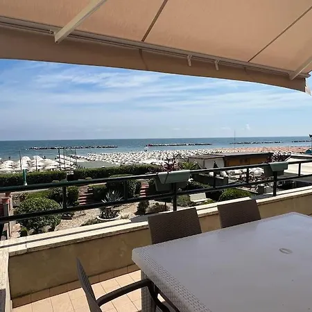 Casa Ellebi Fronte Con Posto Auto Gratuito Pesaro