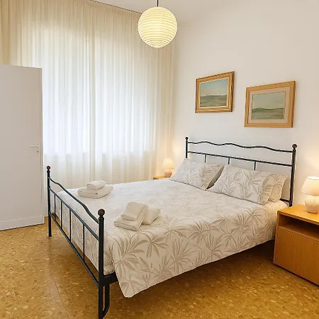 Casa Ellebi Fronte Con Posto Auto Gratuito Апартаменты Пезаро